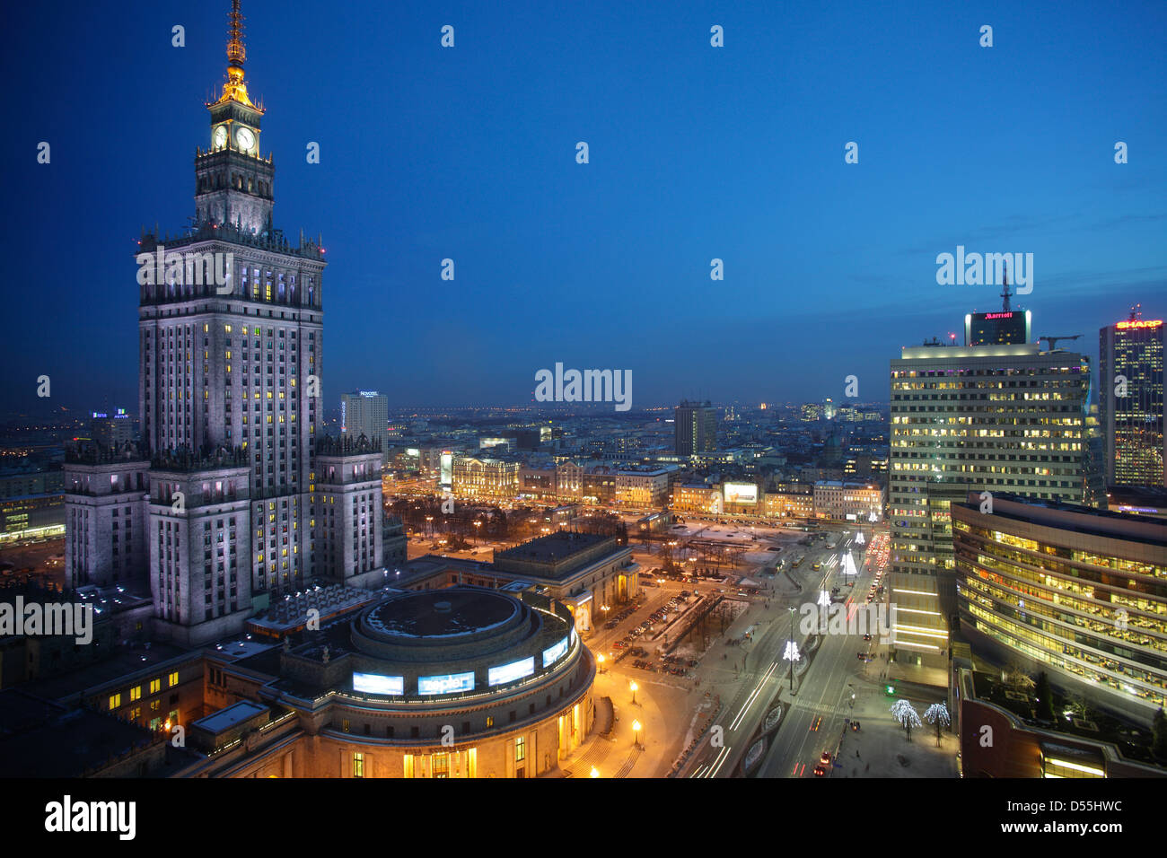 Varsavia, Polonia Palazzo della Cultura e il panorama di Varsavia all'alba Foto Stock