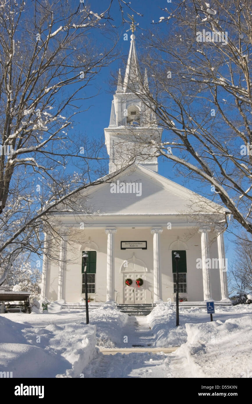 Chiesa di campagna in inverno, Wiscasset, Maine. Foto Stock