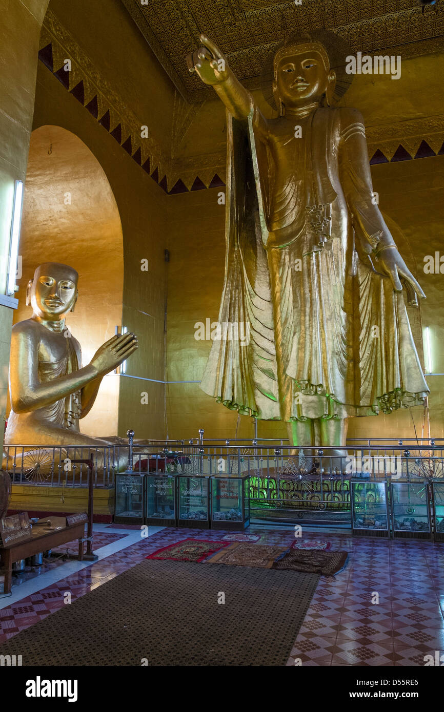 Shweyattaw Buddha, Mandalay Hill, Mandalay Myanmar, Asia Foto Stock