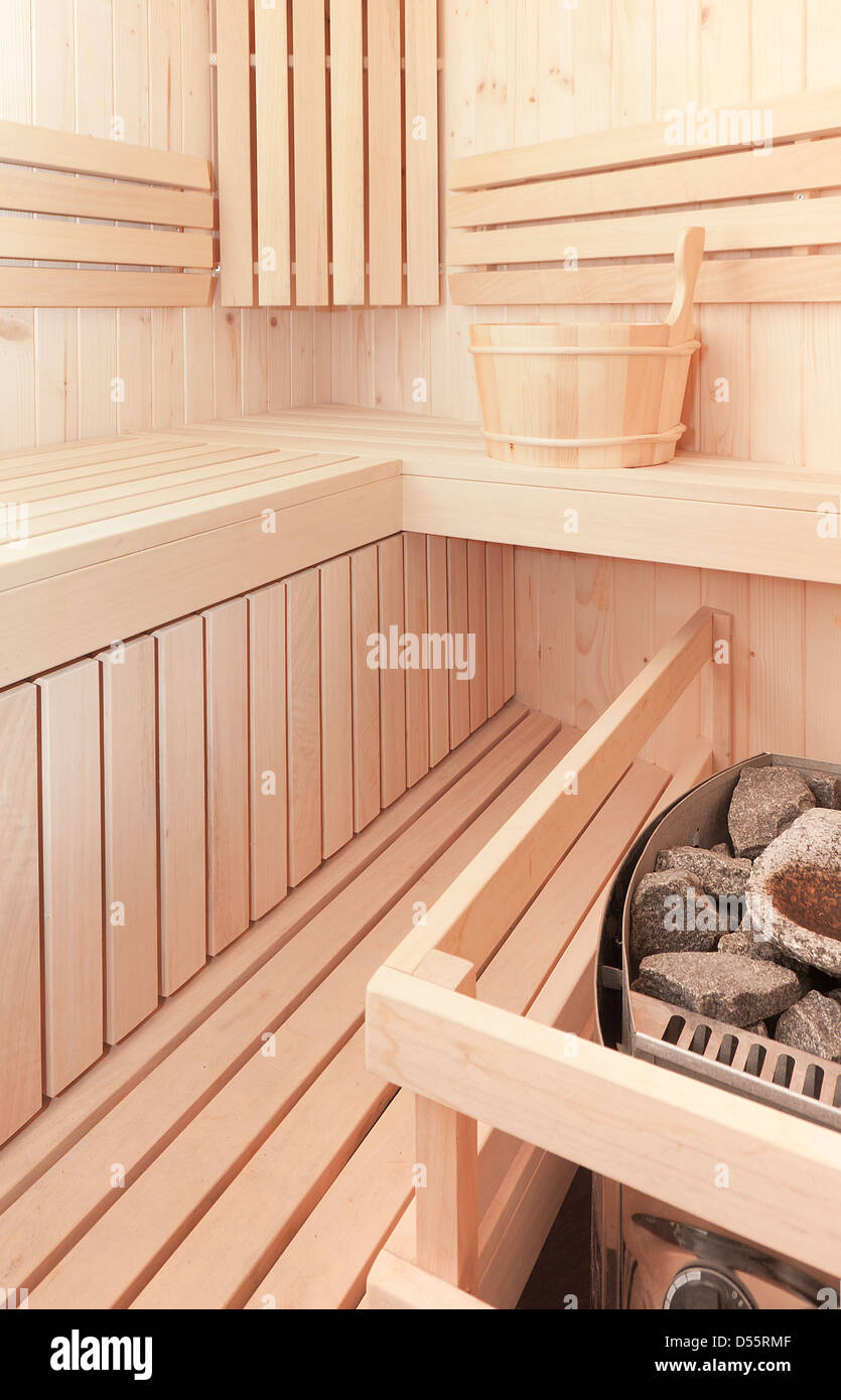 Sauna forno con pietre calde Foto Stock