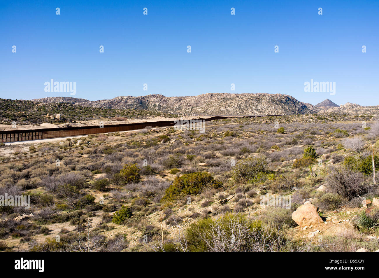 Messico, Stati Uniti d'America recinzione di confine Jacumba, CALIFORNIA, STATI UNITI D'AMERICA Foto Stock