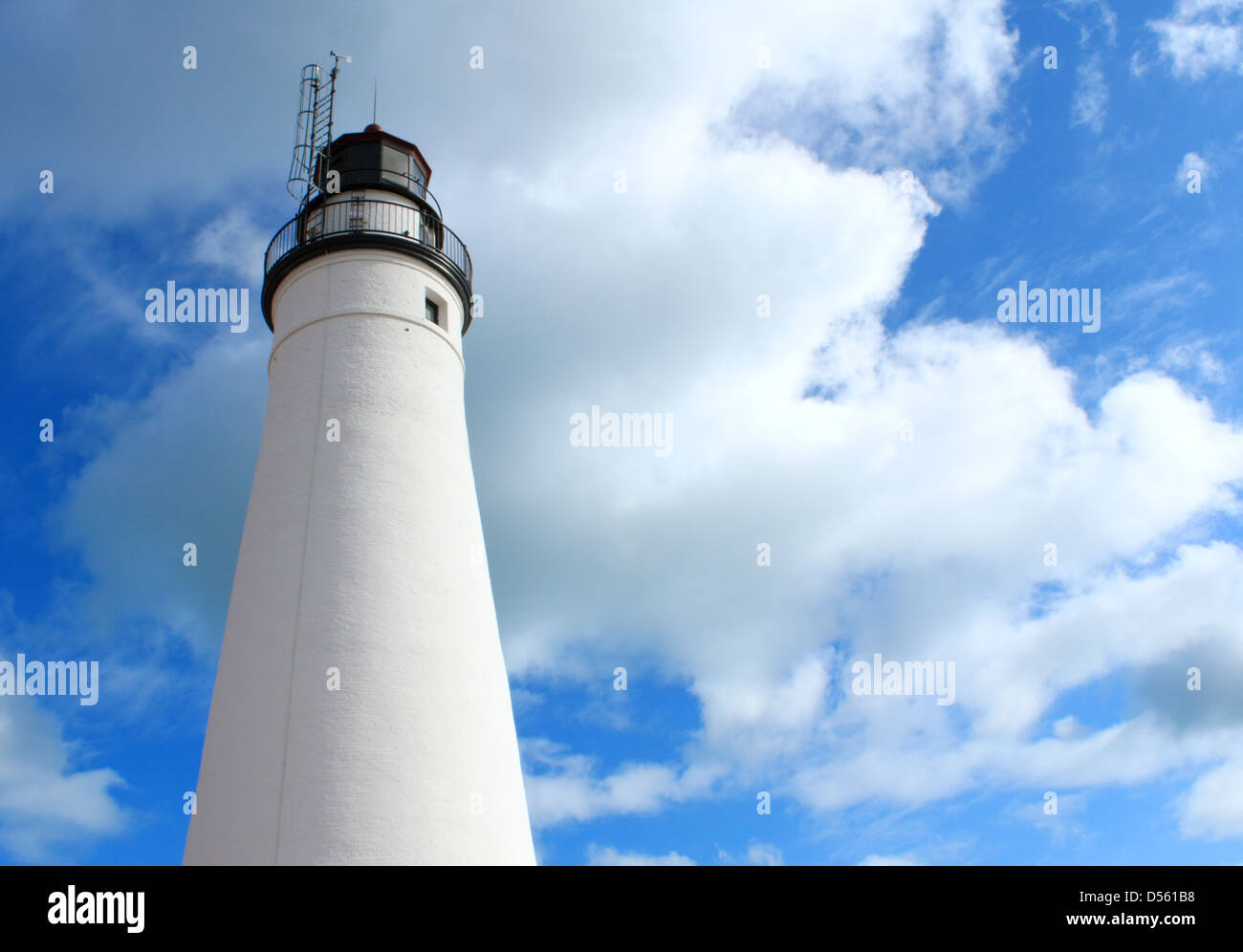 Fort Gratiot faro contro un cielo blu sullo sfondo. Foto Stock