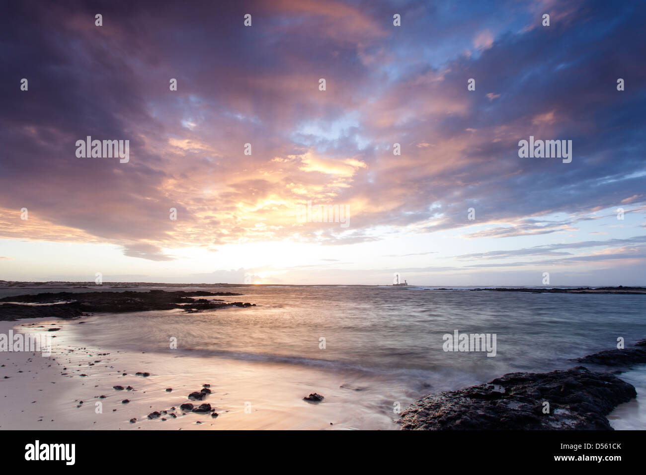 Tramonto sulla sponda nord di Fuerteventura Isole Canarie Foto Stock