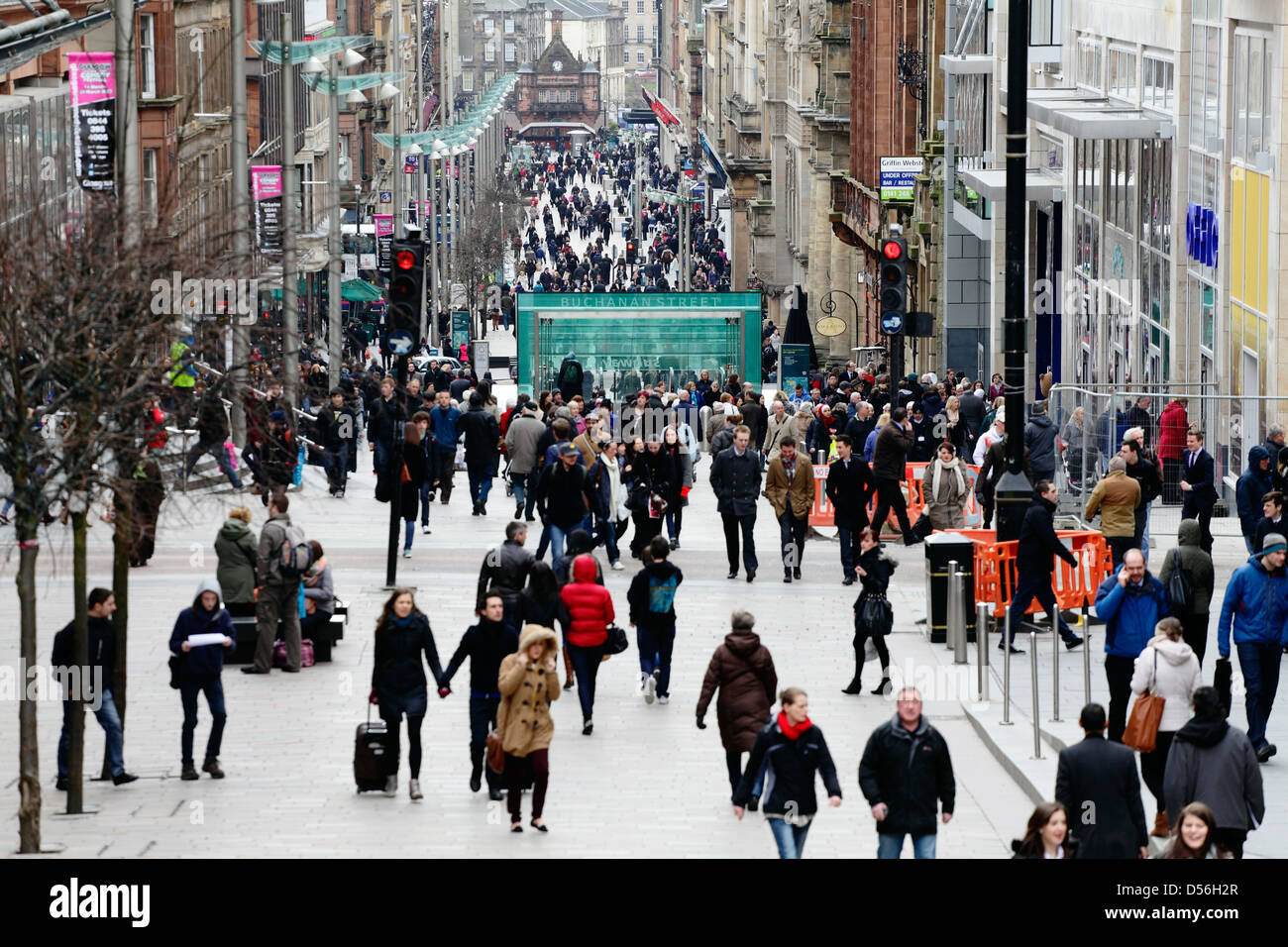 Buchanan Street, Glasgow centro, gente che cammina in inverno, Scozia, Regno Unito Foto Stock