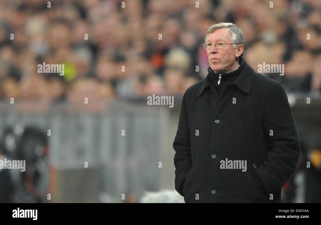 Regno del gestore il sir Alex Ferguson durante la prima tappa della UEFA Champions League quarti di finale partita FC Bayern Monaco vs manchester united a stadio Allianz Arena di Monaco di Baviera, Germania, 30 marzo 2010. Bundesliga tedesca campione del record Bayern Monaco sconfitto Premier League inglese lato Manchester United con 2-1. Foto: Peter Kneffel Foto Stock