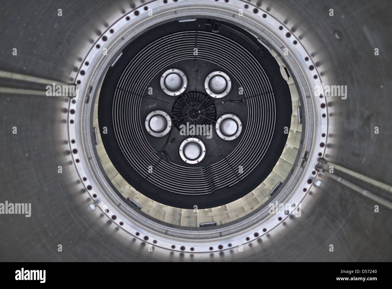 26-ton grande bolla europea Camera (BEBC), riempito con 30 milioni di metri cubi di gas liquefatto, registrate le interazioni di elementare Foto Stock