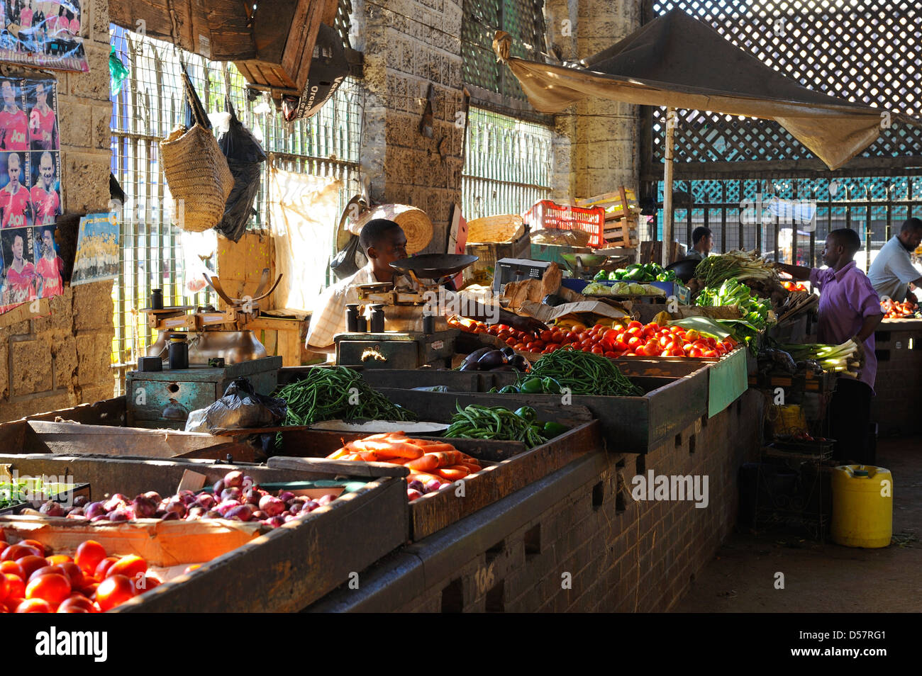 Mercato di frutta e verdura nella città vecchia di Mombasa, in Kenya, Africa orientale Foto Stock