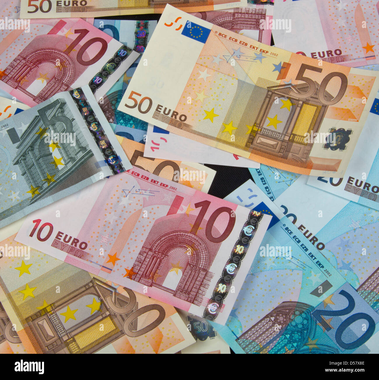 Euro banconote. carta denaro in barca.Eurozona, curency europea, moneta fluttuante, carta denaro in contanti. €5 €10 €20 €50 euro banconote 135172crop Euro Foto Stock