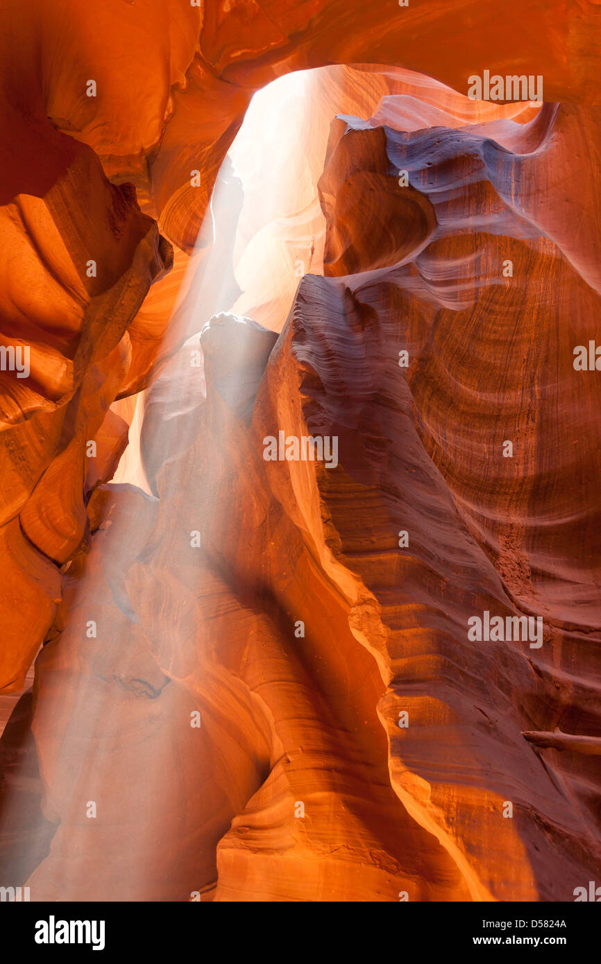 Fascio di luce nella Antelope Canyon in Arizona - USA Foto Stock