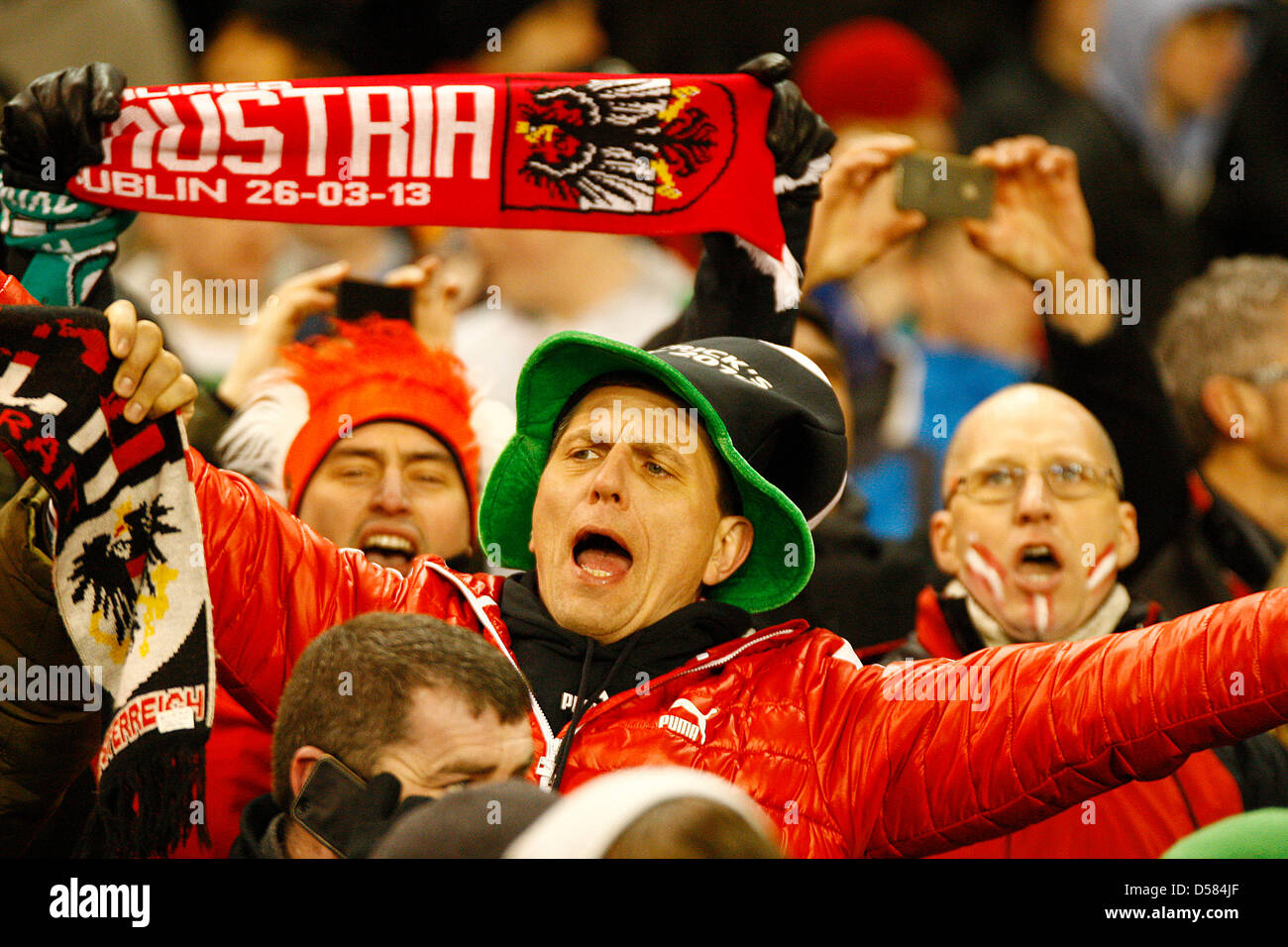 26.03.2013 - Ventilatori dall Austria alla Coppa del Mondo di qualifica GRUPPO C - REP D'IRLANDA 2-1 Austria, Aviva Stadium di Dublino in Irlanda. Foto Stock