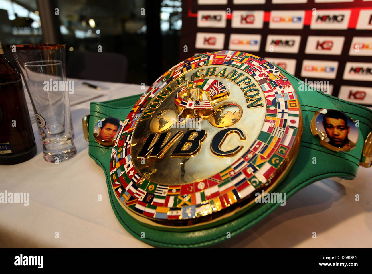 WBC cintura in corrispondenza di una conferenza stampa per il prossimo WBC  lotta Vitali Klitschko vs. Dereck Chisora a Olympiahalle. Monaco di  Baviera, Germania Foto stock - Alamy