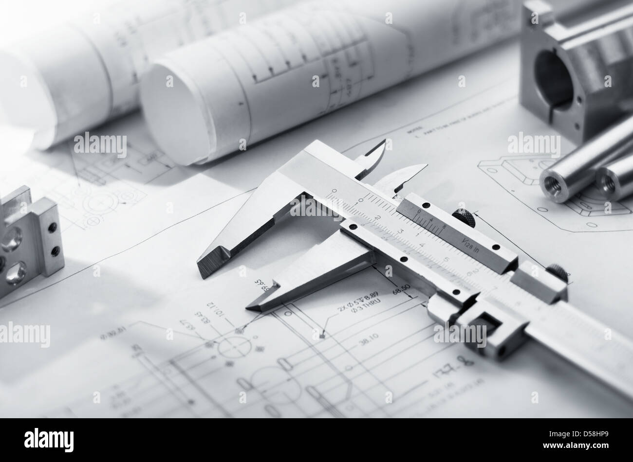 Il calibro e le parti della macchina sulle blueprint meccanica Foto Stock