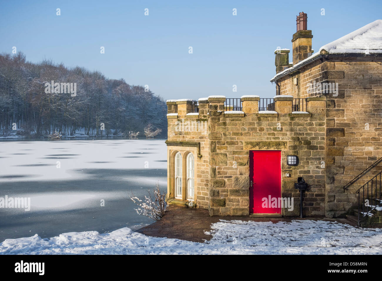 Inverno a Newmiller diga Vicino a Wakefield, West Yorkshire. Foto Stock