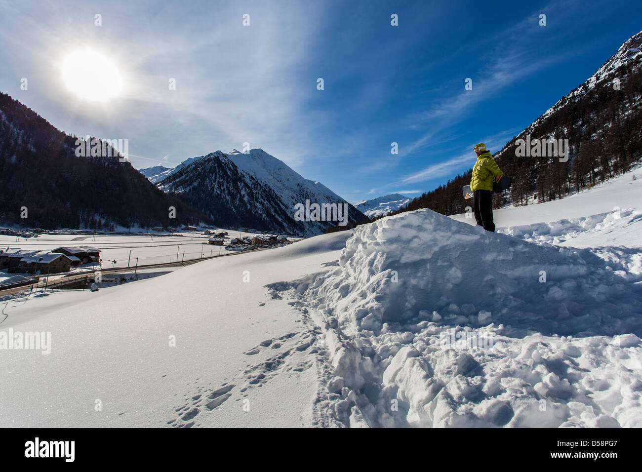 Azione di snowboard a Livigno, Italia Foto Stock