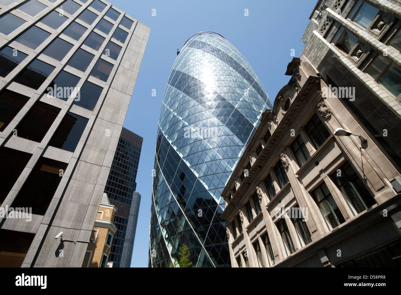 Il Gherkin (30 St Mary Axe) nella città di Londra Foto Stock