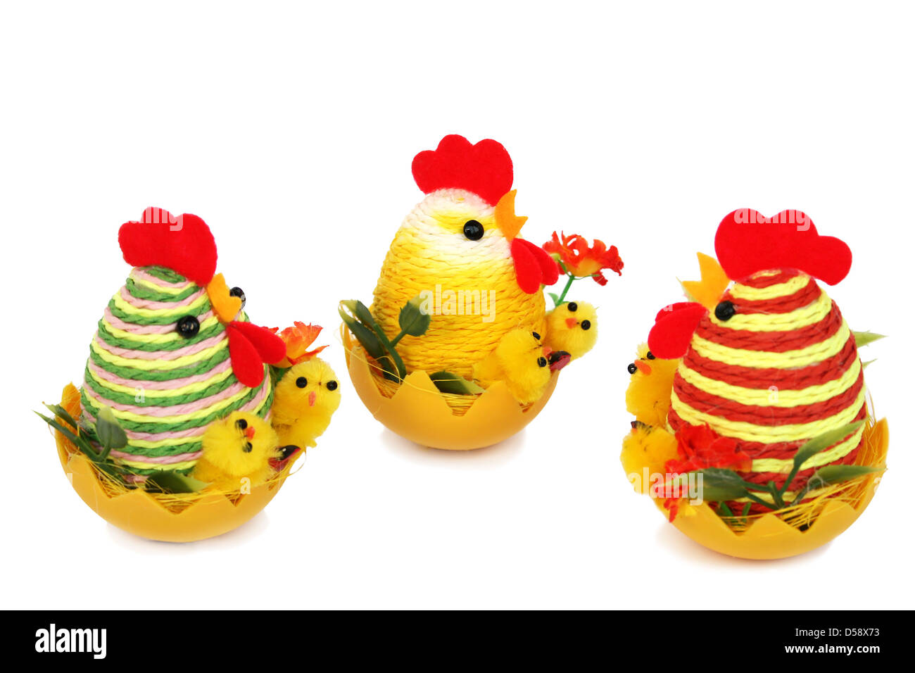 Impostazione di pasqua con le galline e i polli e le uova. Foto Stock