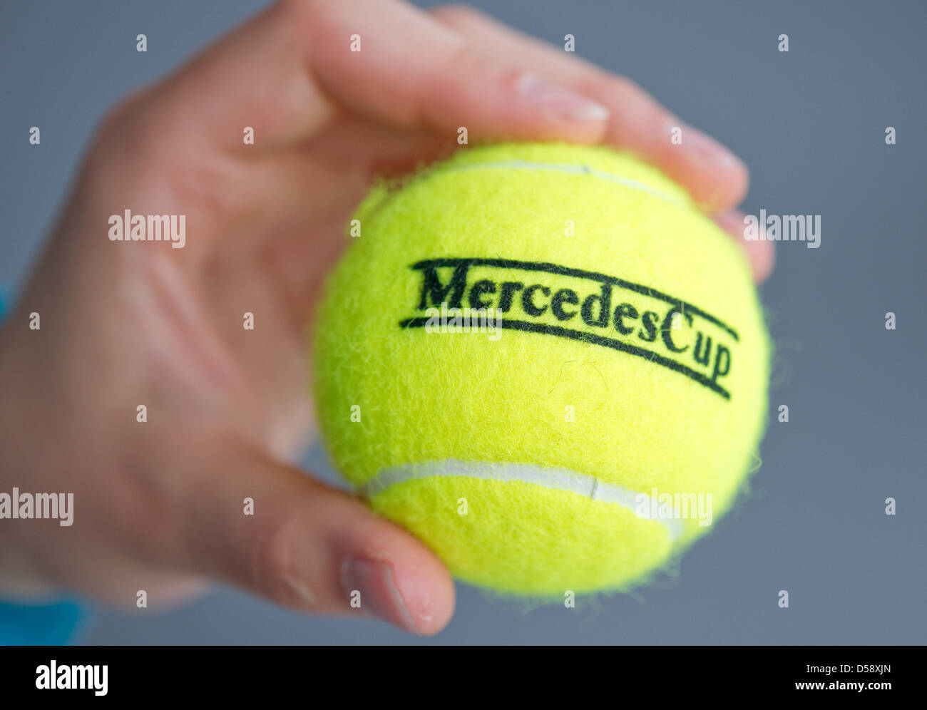 Palle da tennis durante una pressa confernce a Stoccarda, Germania, 28 maggio 2010. Il 'Mercedes Cup' torneo di tennis si svolgerà a Stoccarda il "Weissenhof dei tribunali dal 10 al 18 luglio. Foto: UWE ANSPACH Foto Stock