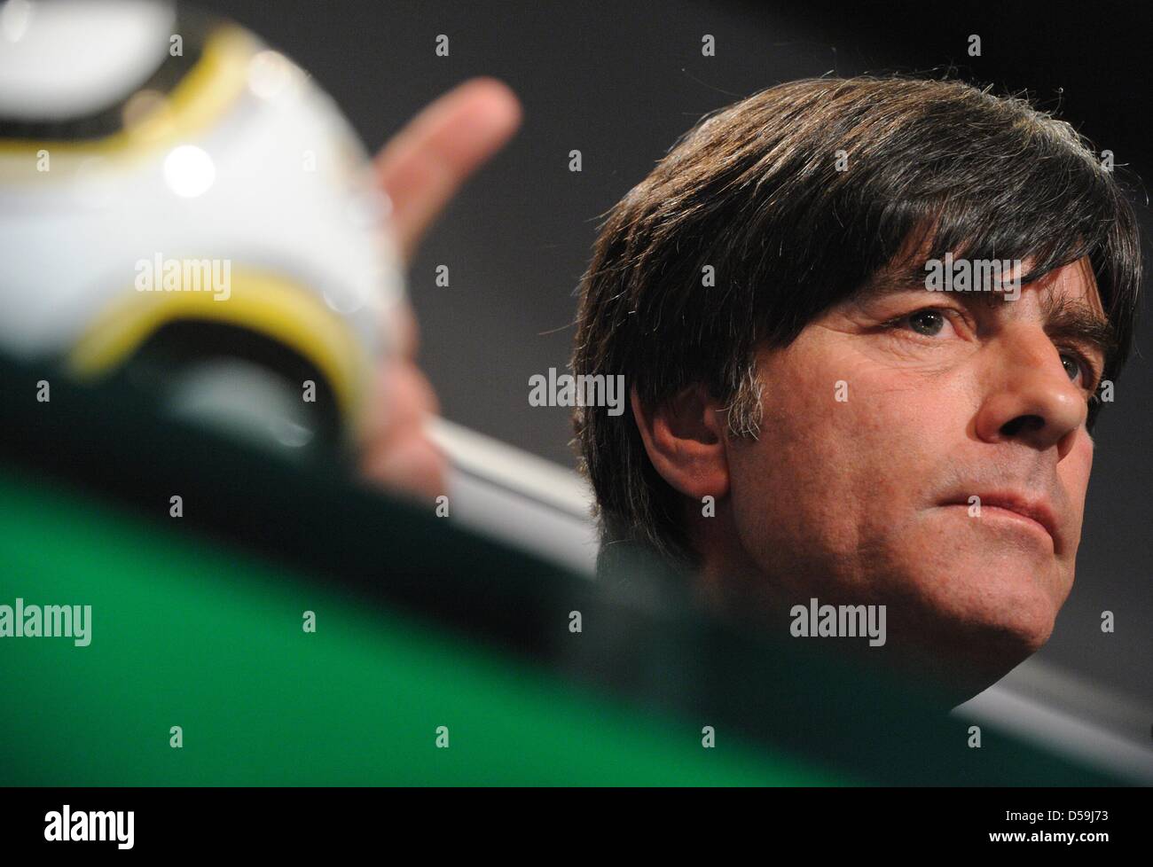 Headcoach tedesco Joachim Loew durante una conferenza stampa del team tedesco al Velmore Grand Hotel in Erasmia vicino a Pretoria, Sud Africa 25 Giugno 2010. Foto: Marcus Brandt dpa Foto Stock