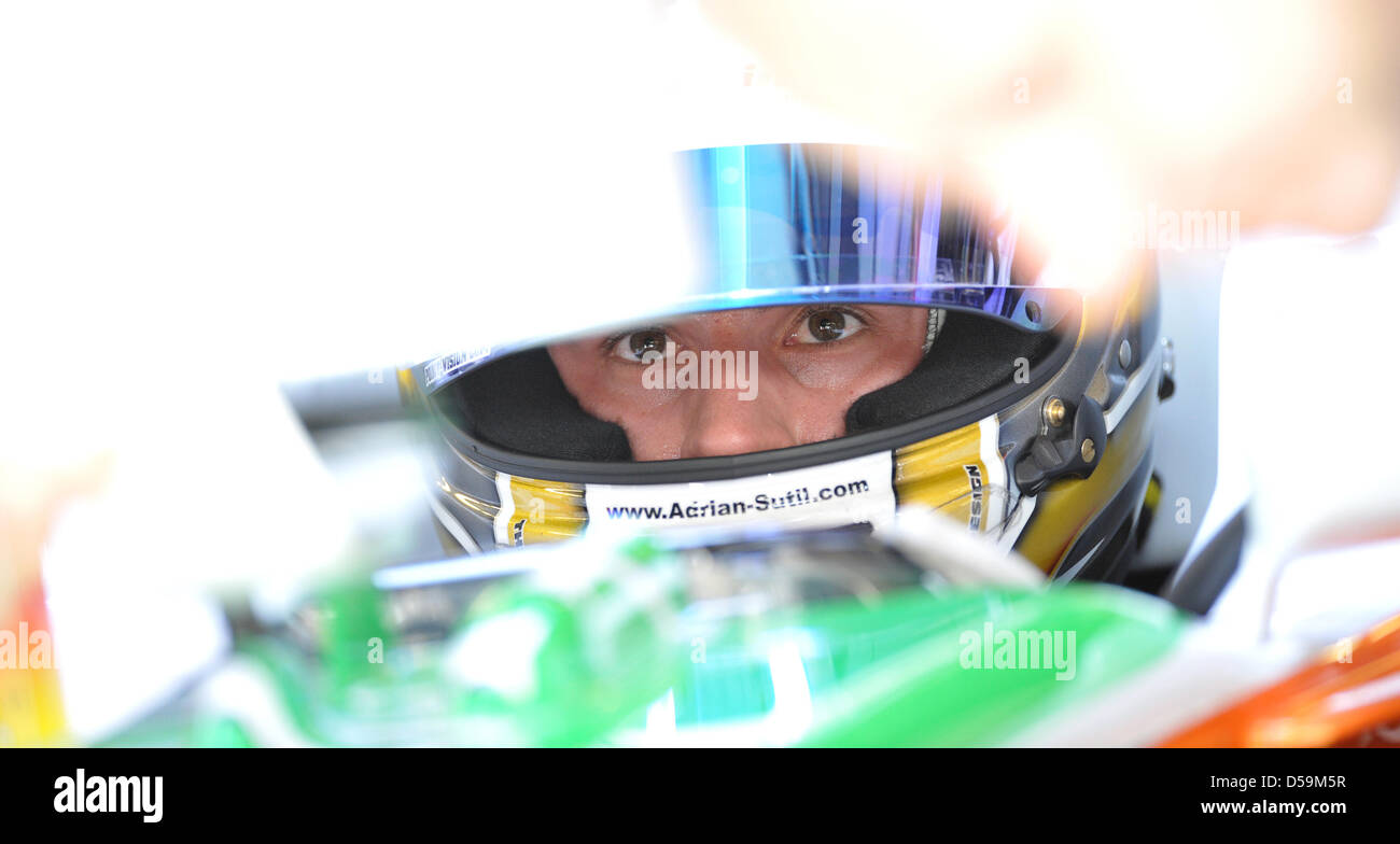 Il driver tedesco Adrian Sutil della Force India sul circuito cittadino di Valencia, Spagna, 26 giugno 2010. Il 2010 di Formula 1 Gran Premio d'Europa si è tenuto il 27 giugno. Foto: David Ebener Foto Stock