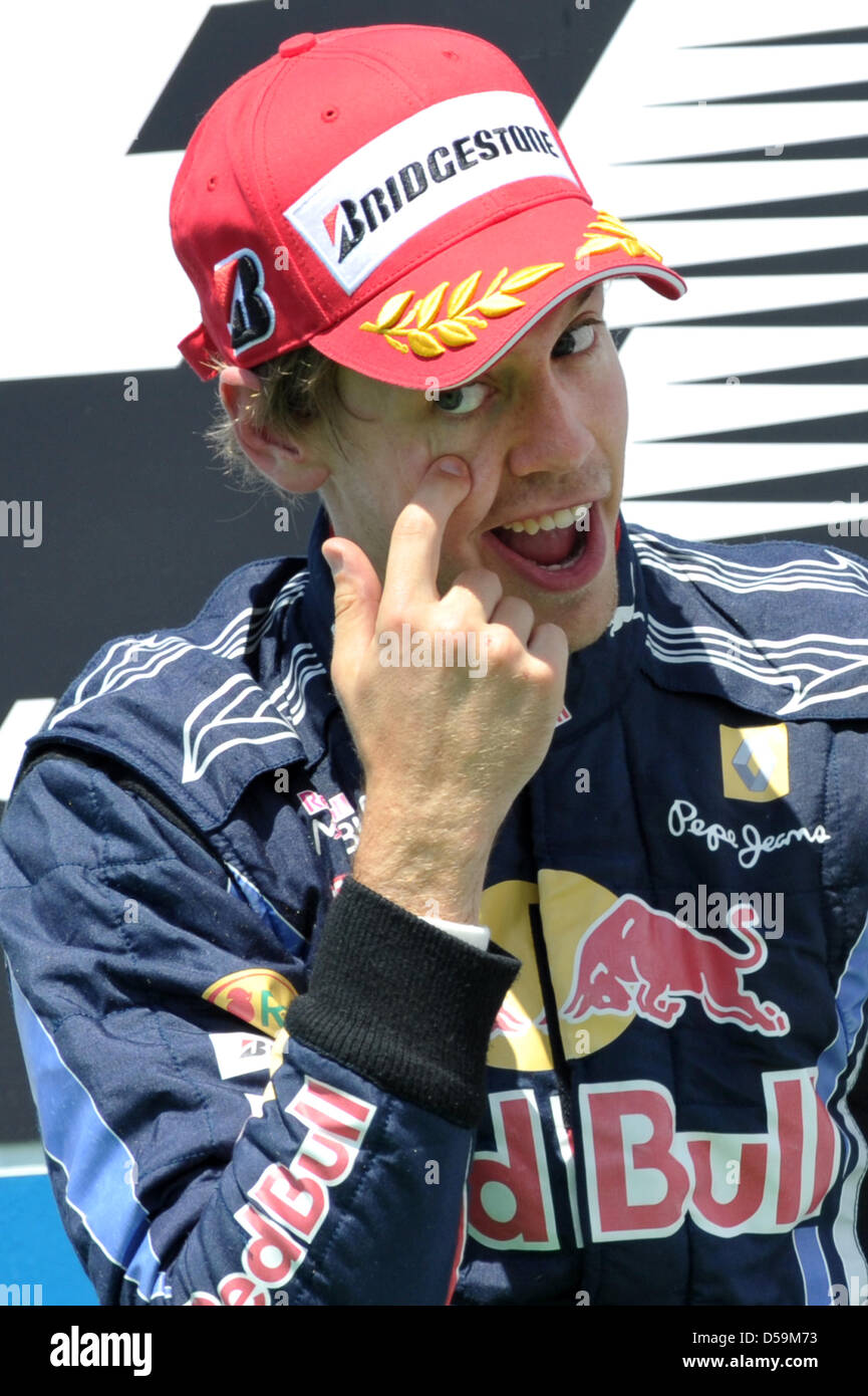 Il driver tedesco Sebastian Vettel della Red Bull Racing celebra la vincita al circuito cittadino di Valencia, Spagna, 27 giugno 2010. Il 2010 di Formula 1 Gran Premio d'Europa si è tenuto il 27 giugno. Foto: David Ebener Foto Stock