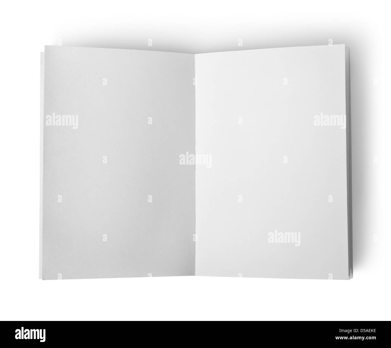 Libro aperto con lenzuola pulite isolati su sfondo bianco Foto Stock
