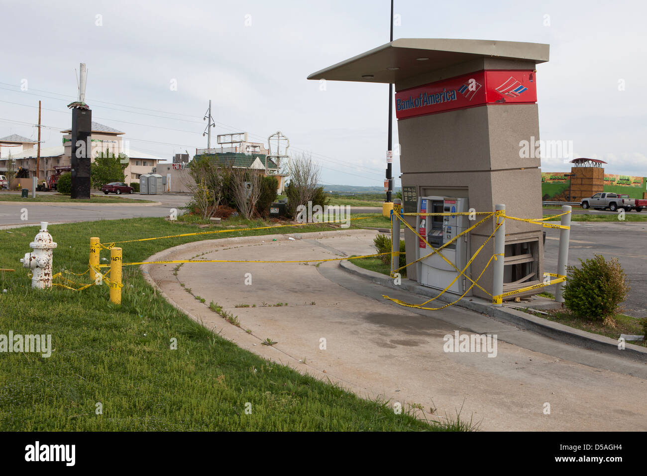Un Bancomat distrutti di Branson, Missouri Tornado distruttivi postumi, STATI UNITI D'AMERICA. Foto Stock