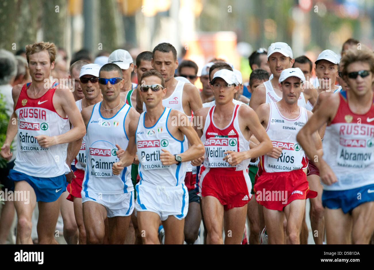 I partecipanti degli Uomini Maratona correre al Campionato Europeo di Atletica a Barcellona, Spagna, 31 luglio 2010. Foto: Bernd Thissen Foto Stock