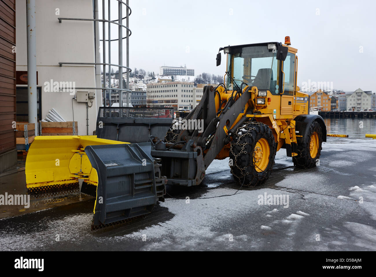 Per impieghi pesanti Volvo con impianto di sgombero neve attacco porto di Tromso Norvegia troms europa Foto Stock