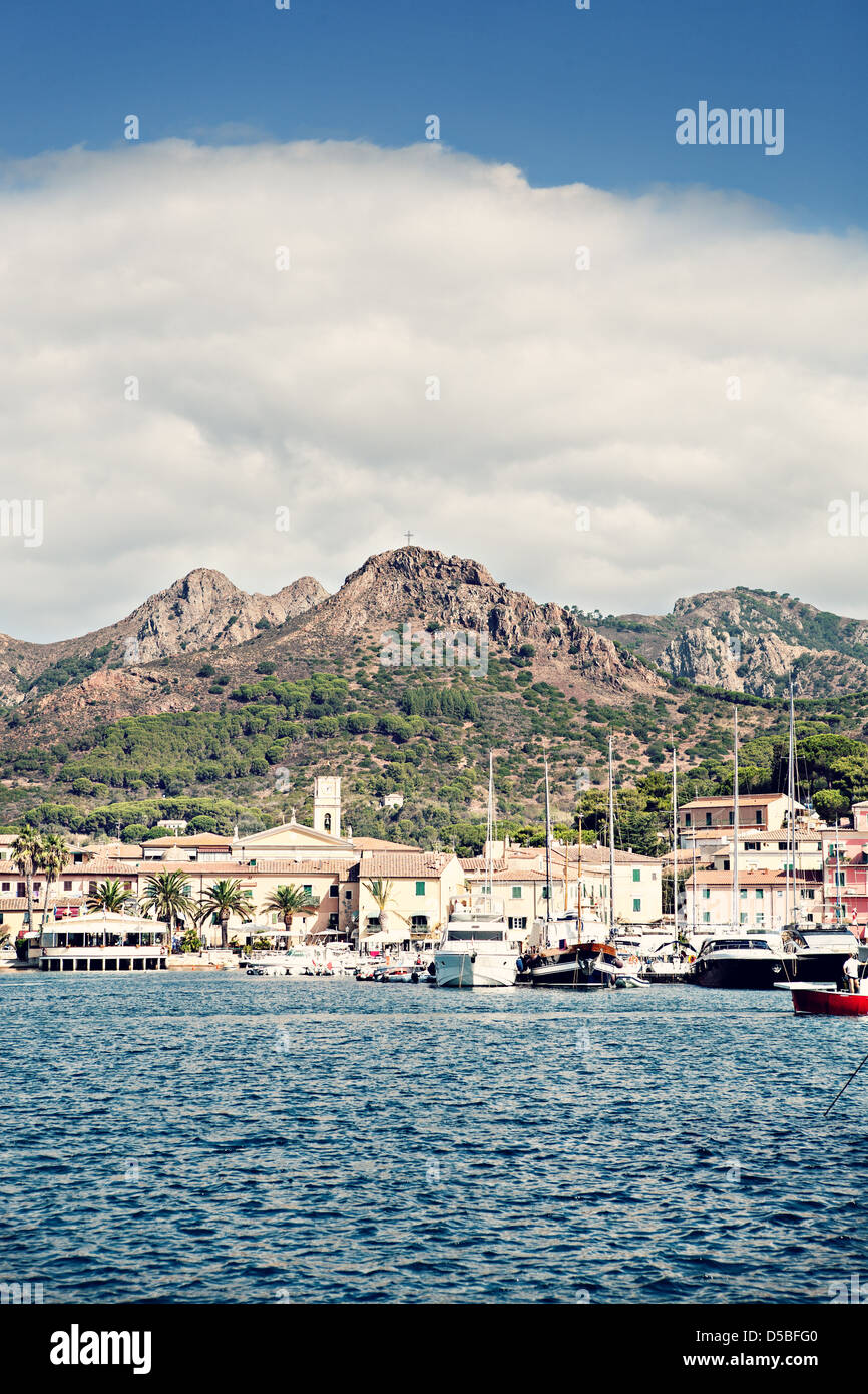 PORTO AZZURRO, ISOLA D'ELBA, Italia - Agosto 2011: area portuale a Porto Azzurro sull isola d'Elba, Italia nel mese di agosto, 2011. Foto Stock