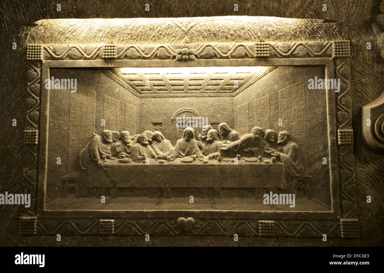 Sale carving dell ultima cena presso le miniere di sale di Wieliczka, Cracovia in Polonia. Foto Stock