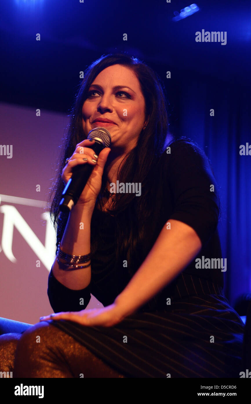 Amy Lee (Evanescence) a EMI insieme. Colonia, Germania - 06.08.2011 Foto Stock