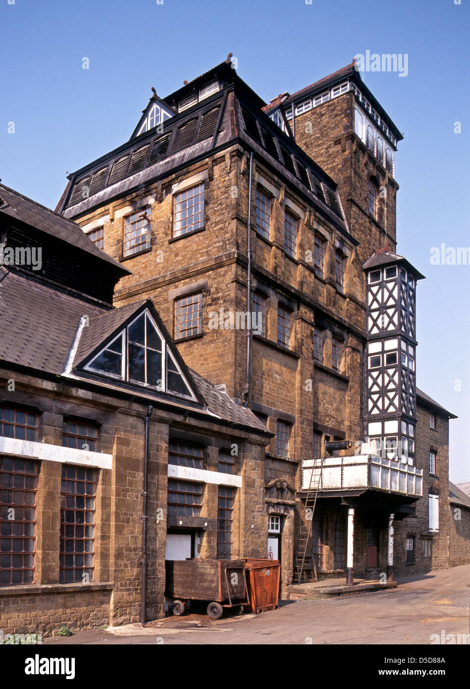 Torre di stile vittoriano Brewery, gancio Norton, Cotswolds, Oxfordshire, Regno Unito, Europa occidentale. Foto Stock