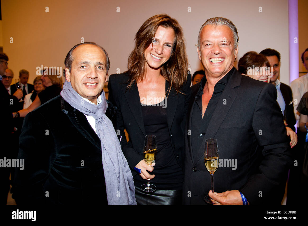 Hadi Teherani, Nora Kutschera e Michael Rosenblat al lancio di "Arte Zeiss Kalender 2012" in occasione di una cena di gala al Haus der Foto Stock