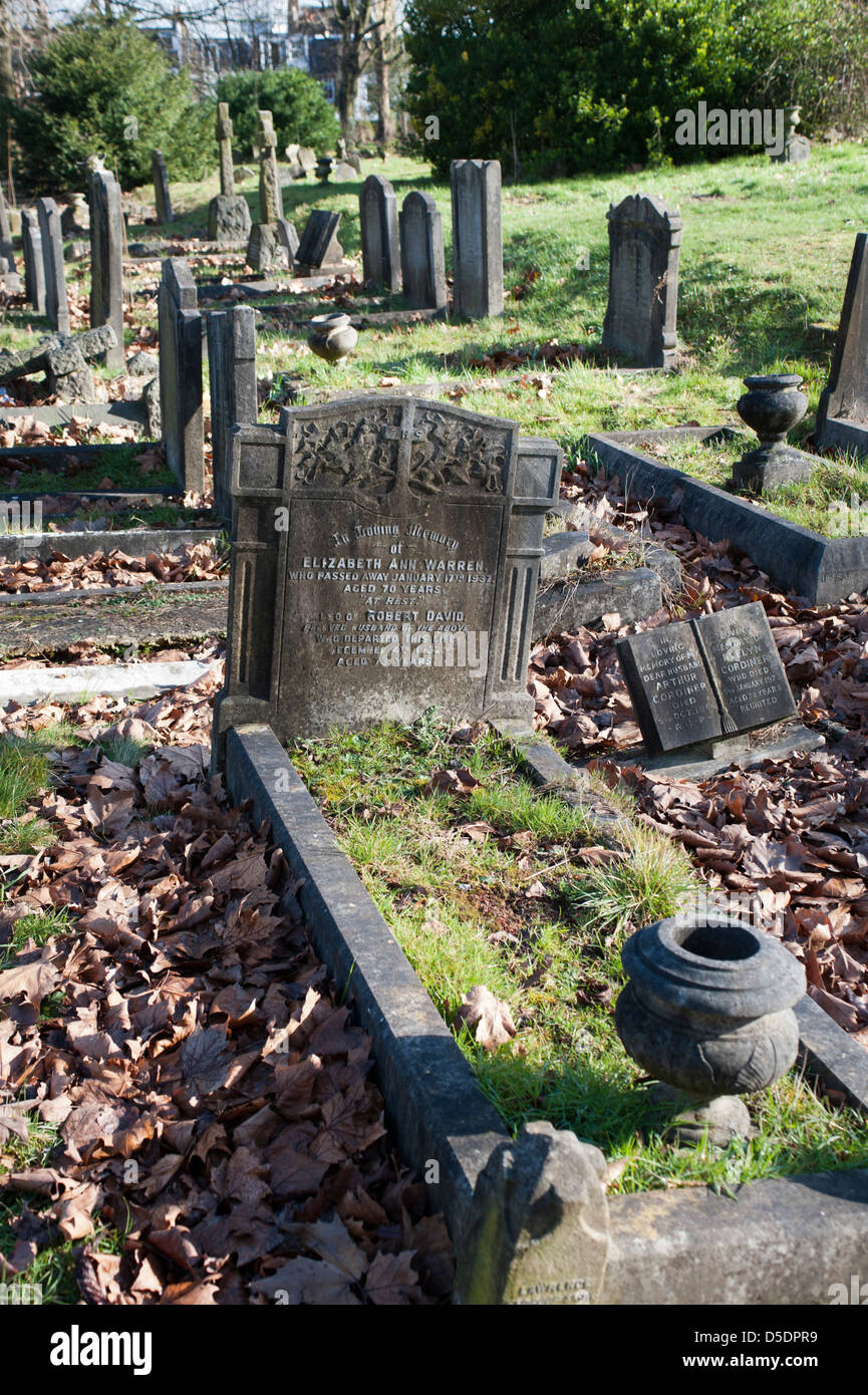 Cimitero di Paddington a Londra del nord Foto Stock