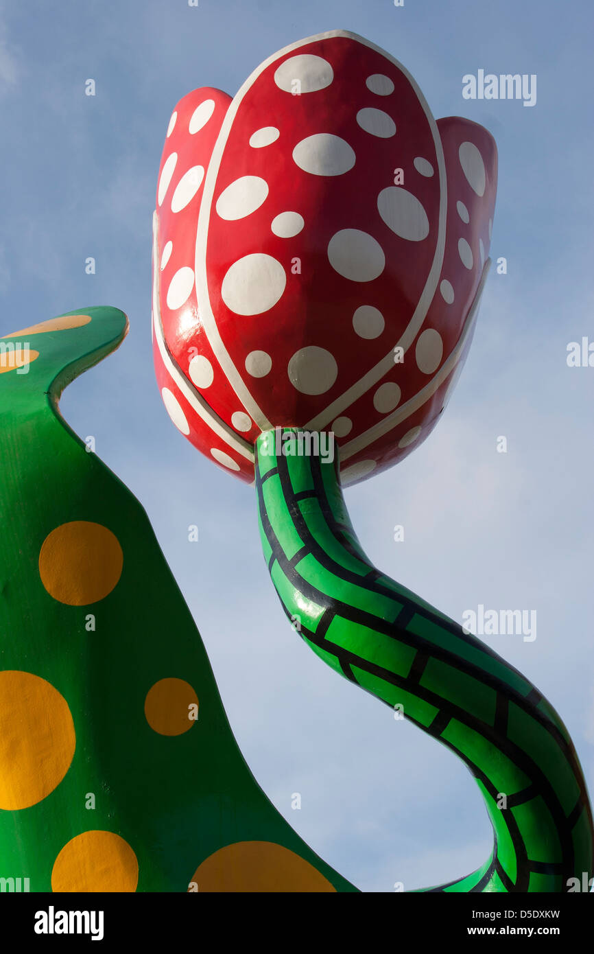 Les Tulipes de Shangri La 2003 Scultura di Yayoi Kusama Foto Stock
