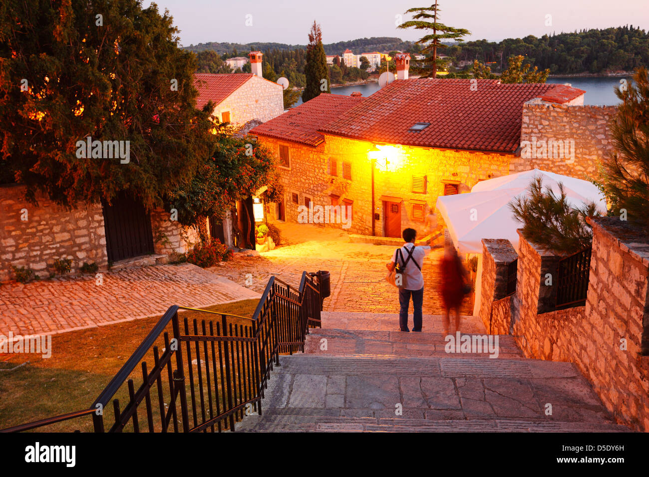 Old Street nella città di Rovigno in Istria, Croazia Foto Stock