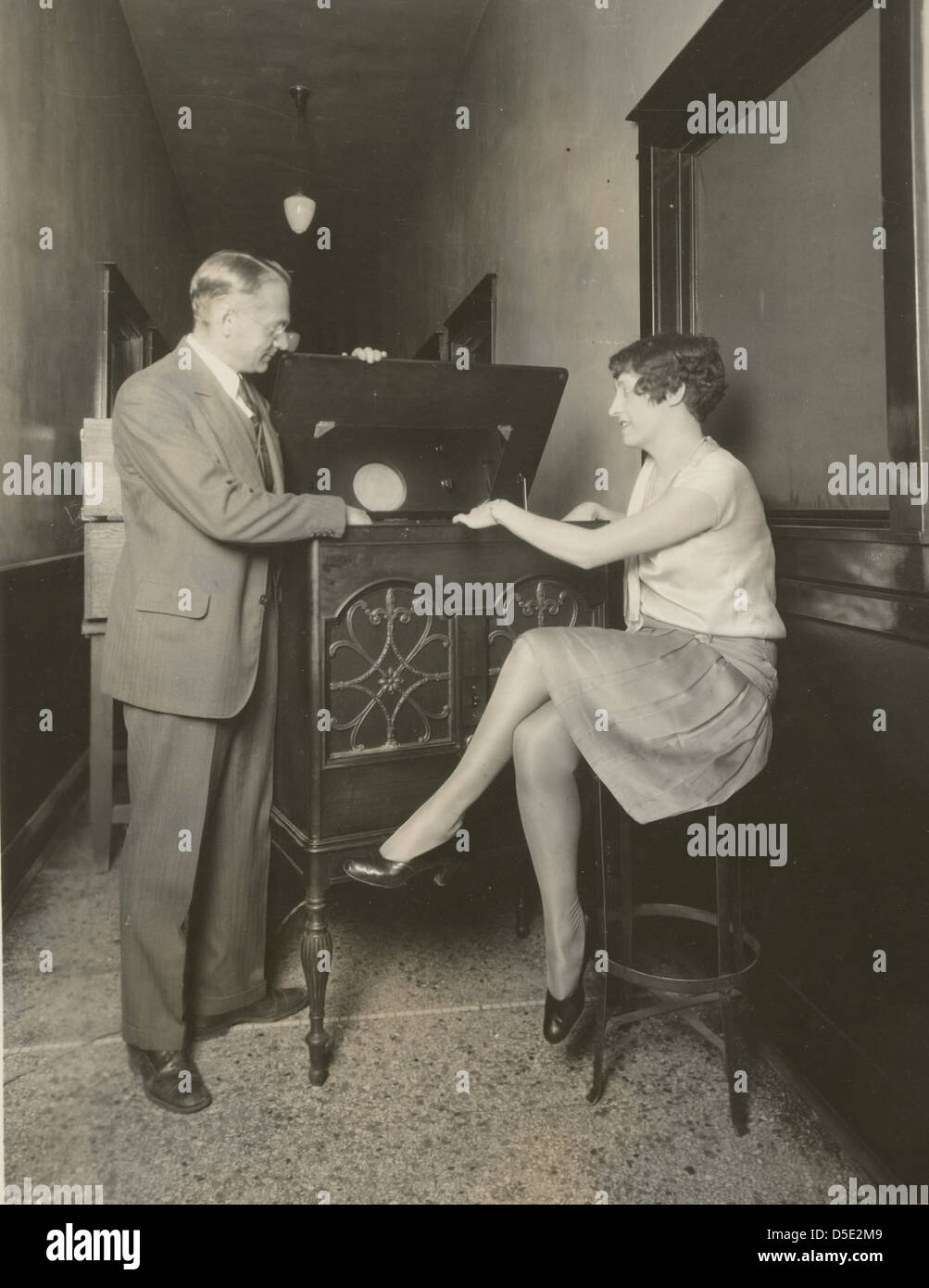 Un ritratto di Vladimir Kosma Zworykin, un inventore russo-americano pionieristico nella tecnologia televisiva, scattato negli anni '1930 Zworykin è noto per i suoi contributi allo sviluppo del tubo catodico. Foto Stock