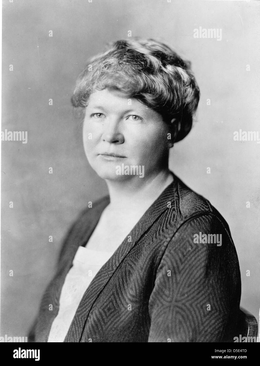 Louise Stanley (1883-1954), un'influente chimica americana ed esperta di economia domestica, fotografò per i suoi contributi alla scienza e all'istruzione. Il suo lavoro con l'USDA ha contribuito a migliorare la salute pubblica e a promuovere l'economia domestica all'inizio del XX secolo. Foto Stock