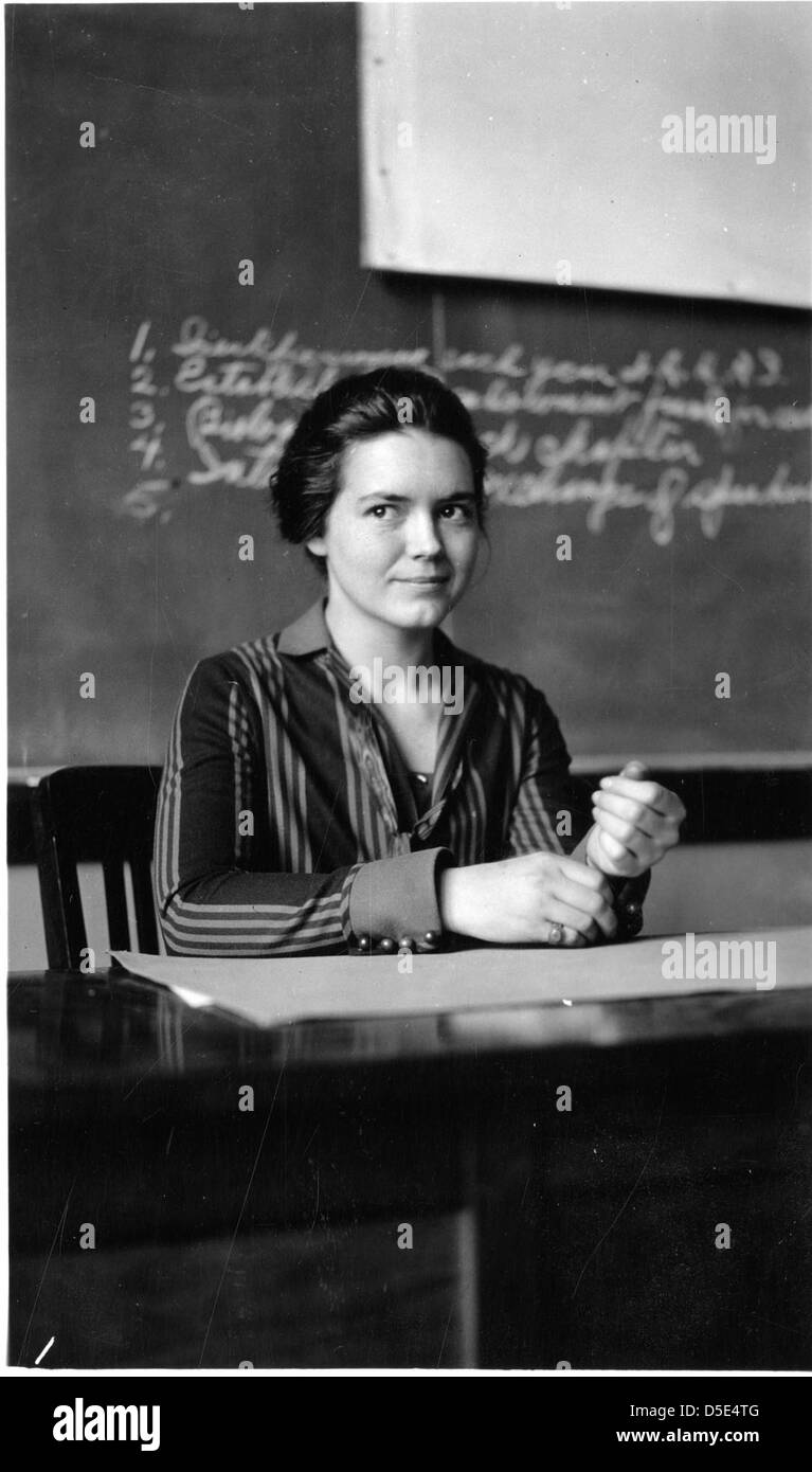 Ethel Grace Stiffler, una figura di spicco in biologia e botanica, fu professore al Goucher College e contribuì agli sforzi di ricerca dello Smithsonian Institution. Fu una notevole studiosa nei campi della botanica e della biologia, con un'eredità nella storia delle donne. Foto Stock