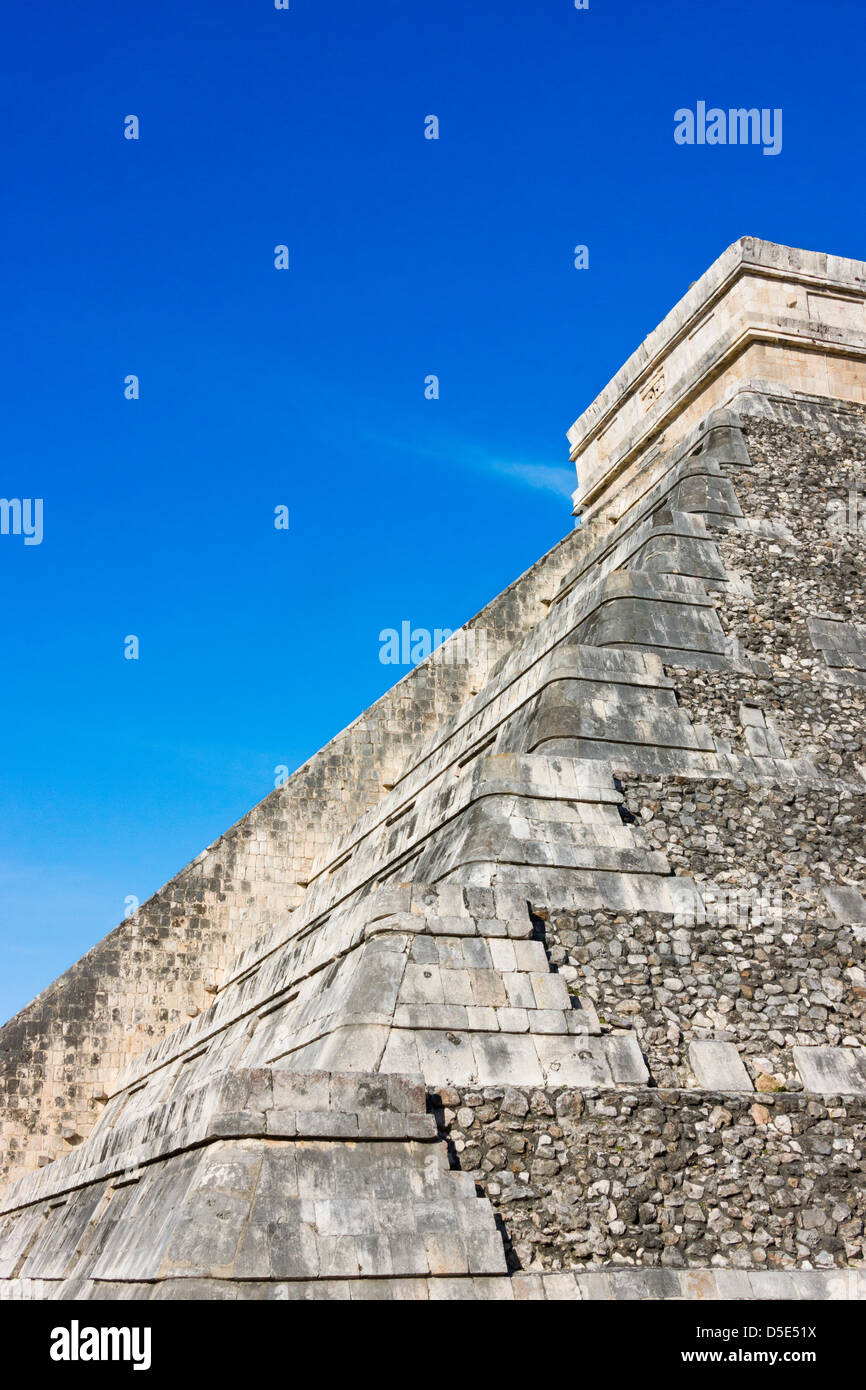 Tempio di Kukulkan (spesso chiamato El Castillo), Chichen Itza, Yucatan, Messico Foto Stock