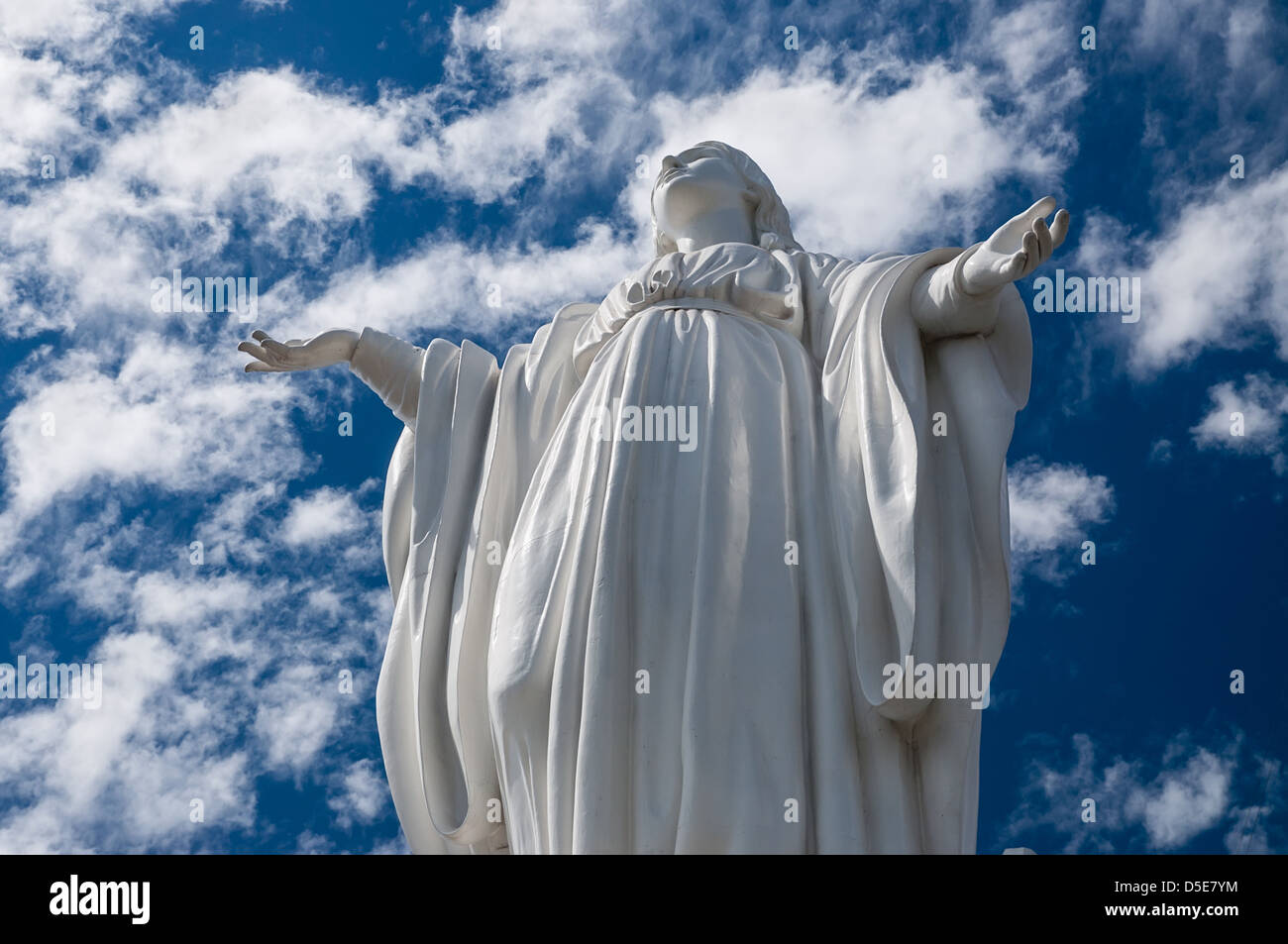 La statua della Vergine Maria (la statua dell Immacolata Concezione) si trova al vertice di San Cristobal Hill Foto Stock