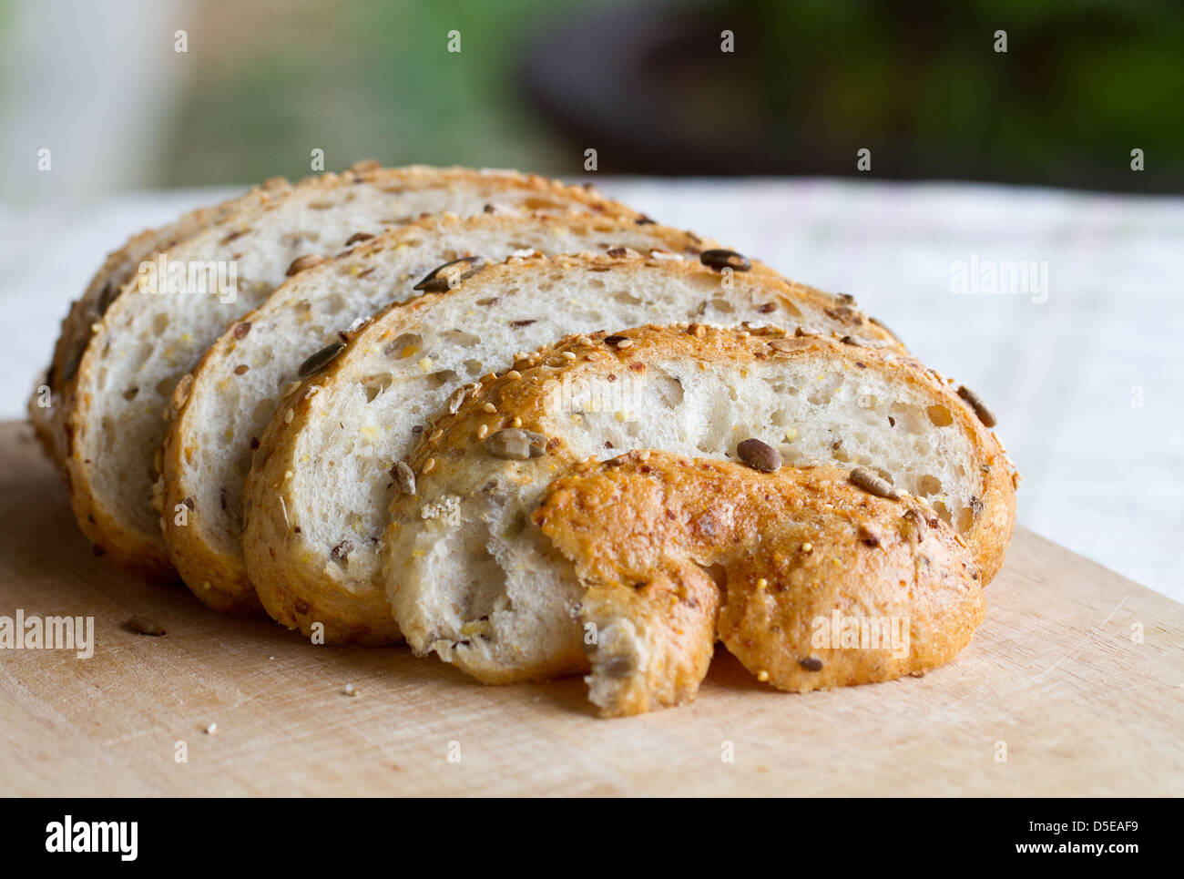 Fresca fatta in casa piena di pane di grano Foto Stock