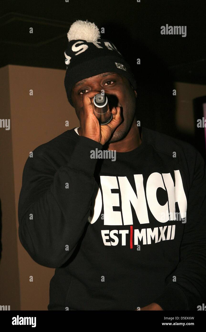 Telford, Regno Unito. Il 30 marzo 2013. Lethal Bizzle Perfoming al club di schiacciare a Telford, West Midlands, Regno Unito. Foto Stock