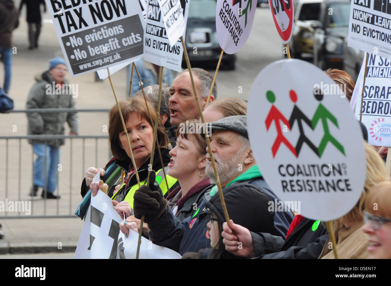 Glasgow, Scotland, Regno Unito. Il 30 marzo, 2013. Marcia di protesta a Glasgow. La gente arriva nella loro migliaia di persone per protestare contro i governi proposte fiscali camera da letto. Alamy Live News Foto Stock