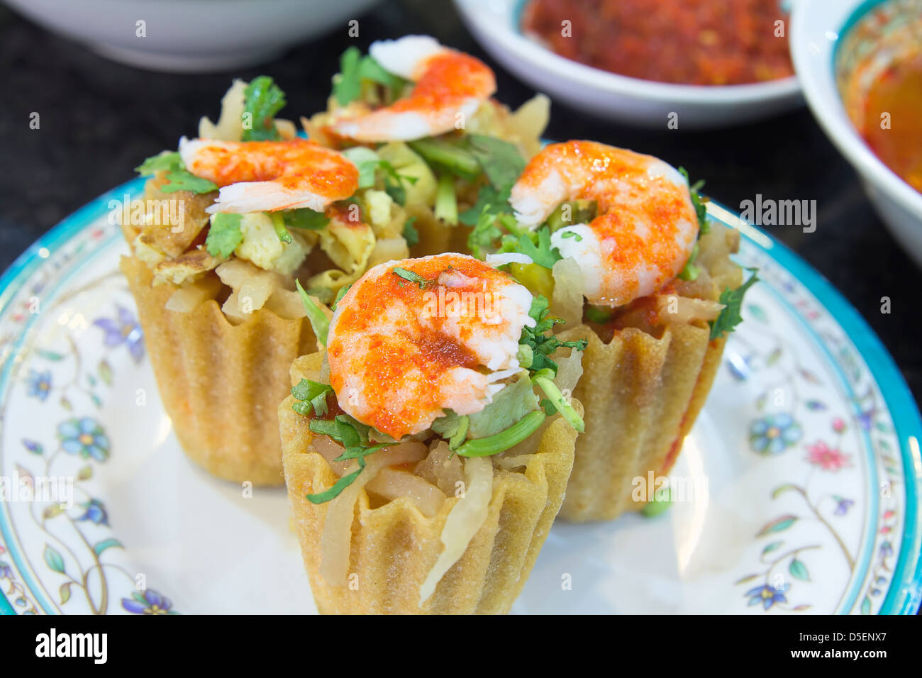 Nyonya Peranakan torta Kueh Tee con gamberi e pasta di peperoncino Closeup 2 Foto Stock