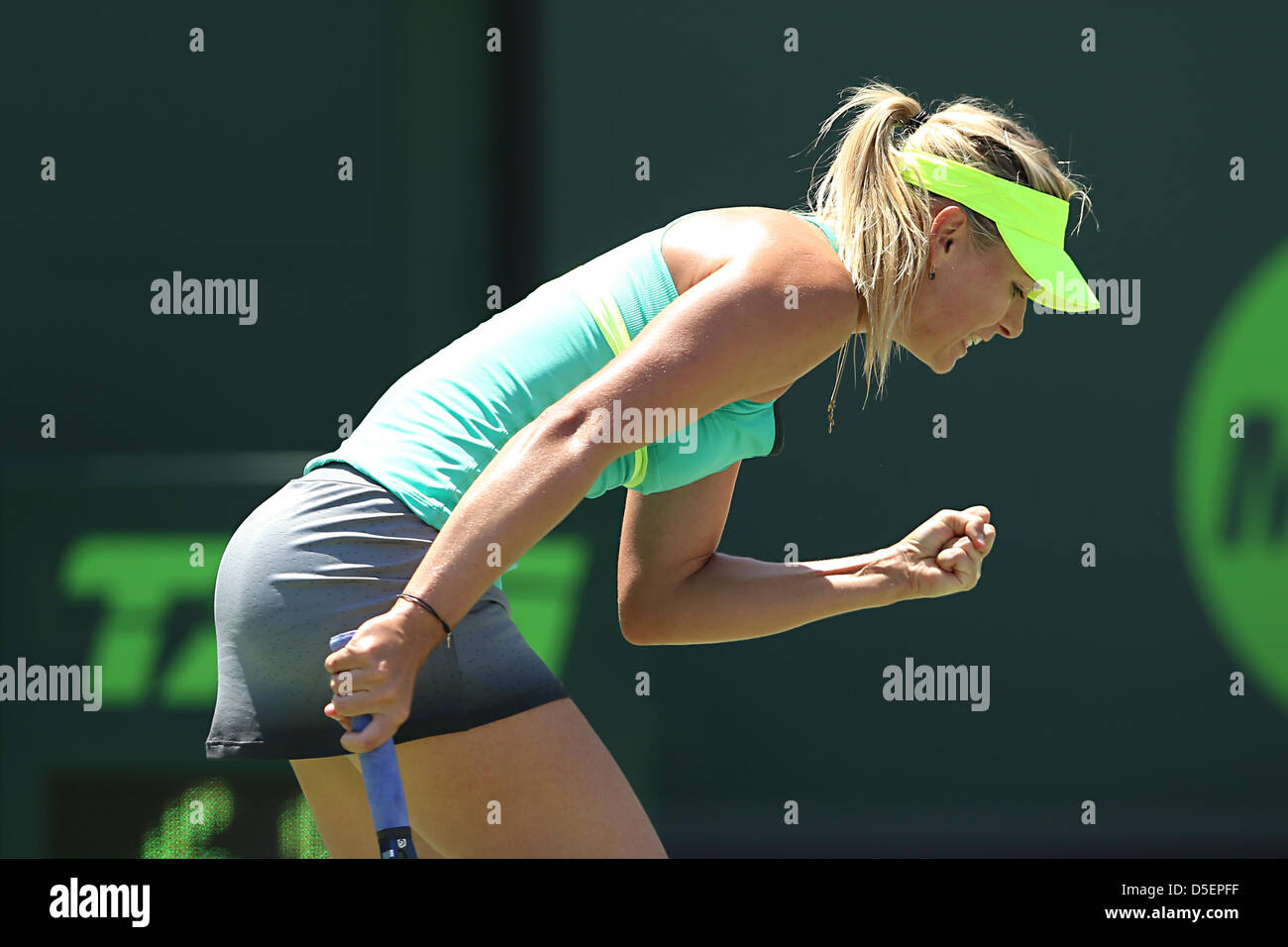 Miami, FL - Maria Sharapova della Russia reagisce durante il giorno 13 il campionato delle donne di confronto il Sony Open 2013. Credito: Mauricio Piaz/Alamy Live News Foto Stock