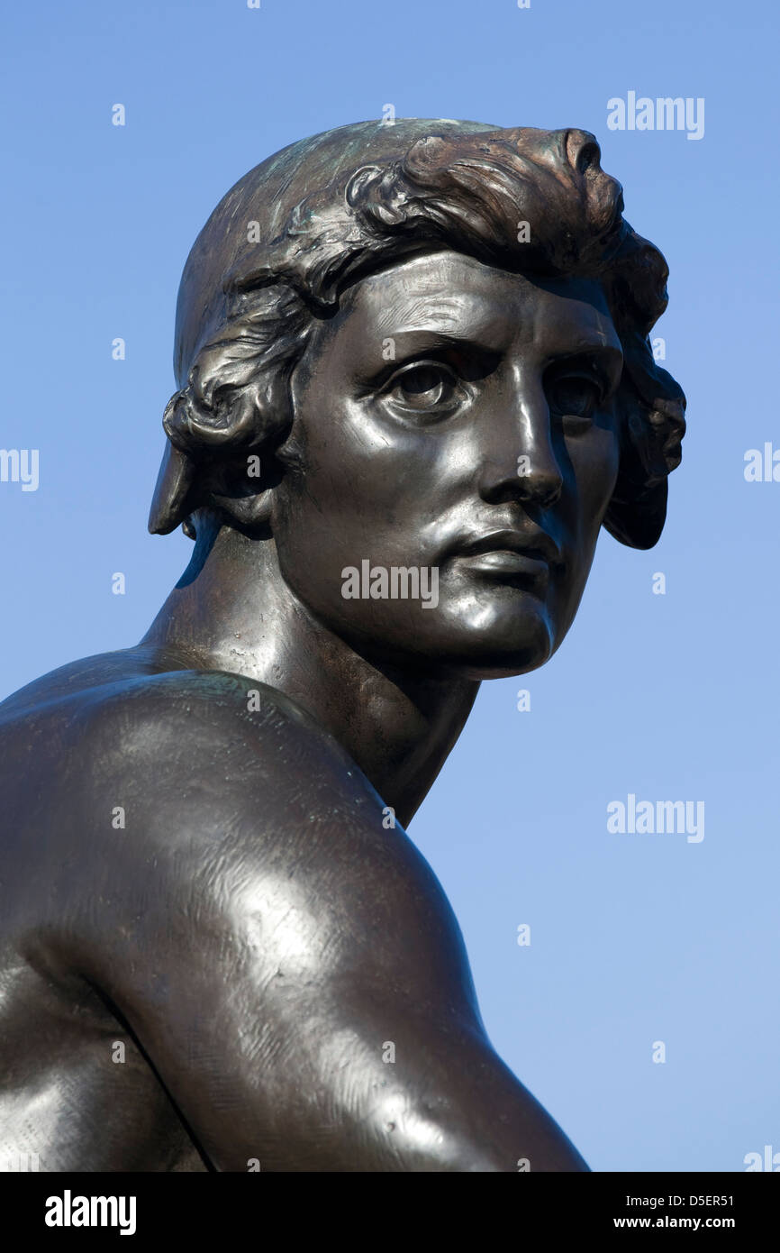 Statua in bronzo al Victoria Memorial Buckingham Palace di Londra Foto Stock