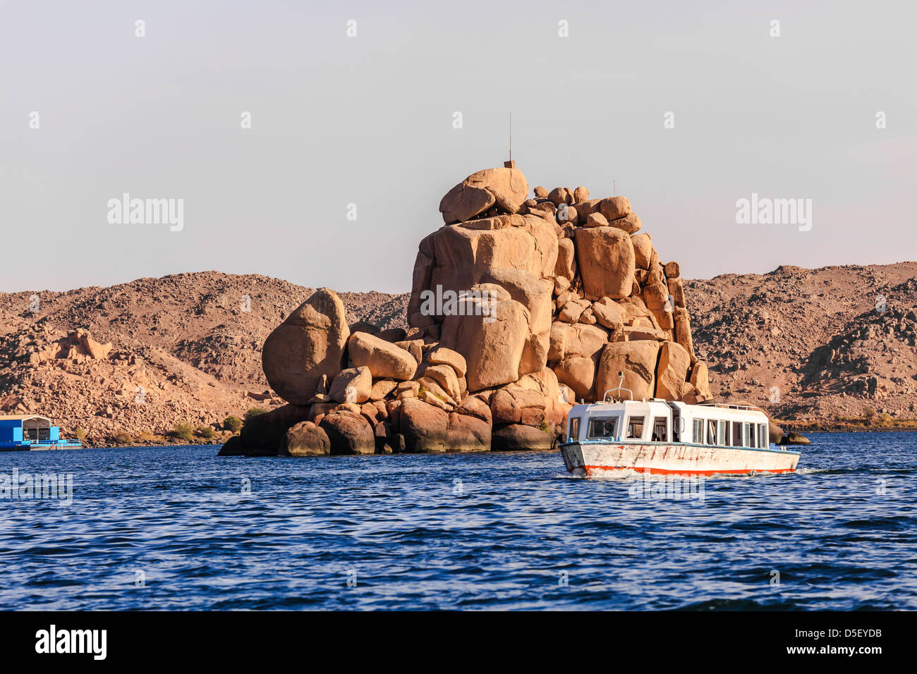 Isola nel lago nasser ad assuan, alto Egitto Foto Stock