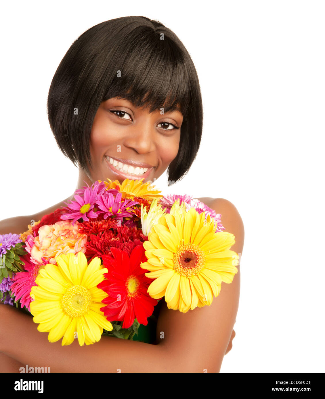 Donna attraente tenendo in mani belle gerbera bouquet isolati su sfondo bianco, il concetto di felicità Foto Stock