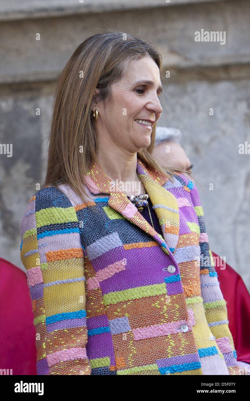 Palma de Mallorca, Baleares, Spagna. Il 31 marzo, 2013. Spanish Royals Regina Sofia, il Principe Felipe di Spagna, principessa Letizia di Spagna, Principessa Leonor, Principessa Sofia e la principessa Elena frequentare la Pasqua la Santa Messa presso la cattedrale di Palma de Mallorca il 31 marzo 2013 in Palma de Mallorca, Spagna. (Immagine di credito: credito: Jack Abuin/ZUMAPRESS.com/Alamy Live News) Foto Stock